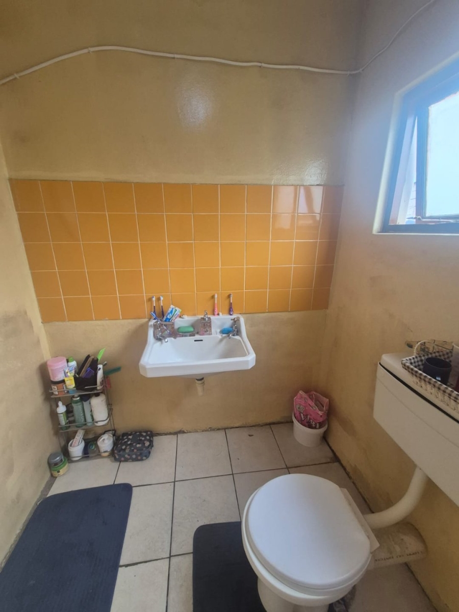 2 Bedroom Property for Sale in Zwide Eastern Cape